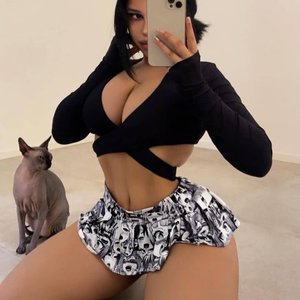 Голая Gina Savage