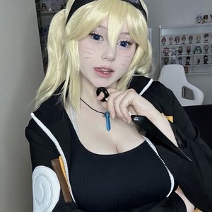 Голая Upminaa