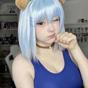 Голая Upminaa