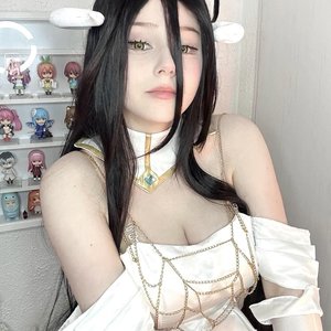 Голая Upminaa
