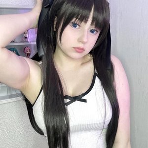 Голая Upminaa