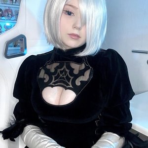 Голая Upminaa