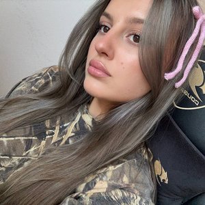 Голая Каечка
