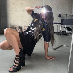 Голая Каечка