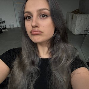 Голая Каечка