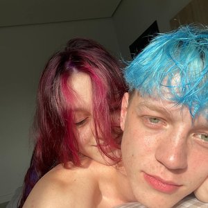 Голая Каечка