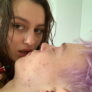 Голая Каечка