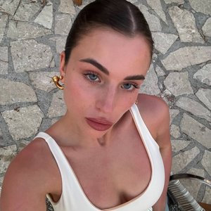 Голая Адель Вейгель