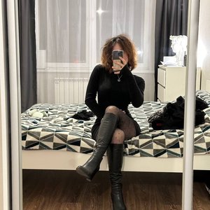 Голая Korya Mc