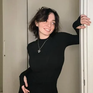 Голая Korya Mc