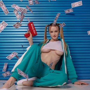 Голая Влада Луцак