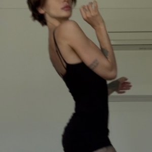 Голая Настя Ивлеева