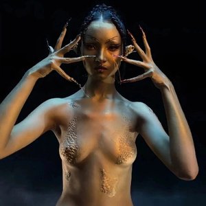 Голая Карамбейби