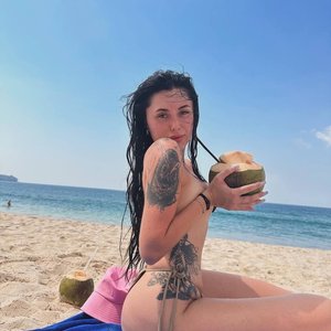 Голая Ева Карицкая