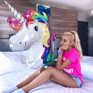 Голая Ева Миллер