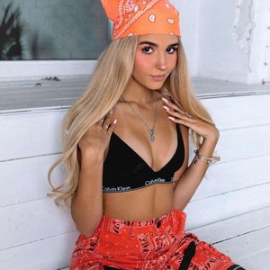 Голая Ева Миллер