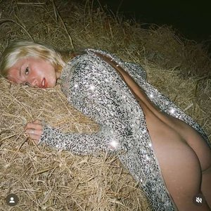 Голая Анна Михеева