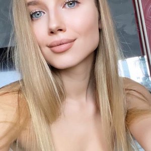 Голая Полина Малиновская
