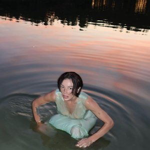 Голая Настя Ивлеева
