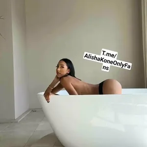 Голая Алиша Коне