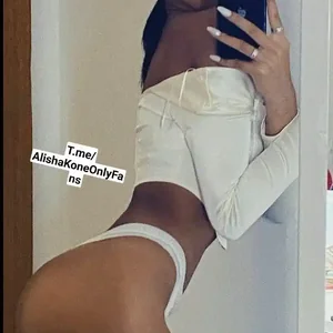 Голая Алиша Коне