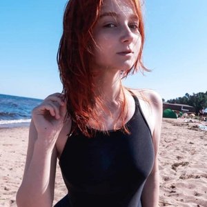 Голая Эвелинушка