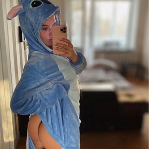 Голая Илона Коринец