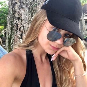 Голая Катя Адушкина