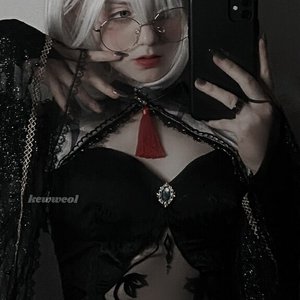 Голая Kewweol