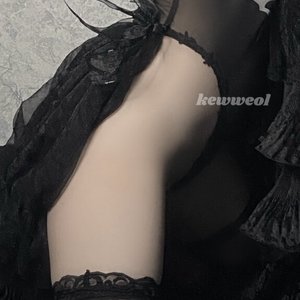 Голая Kewweol
