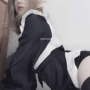 Голая Kewweol