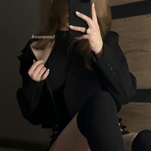 Голая Kewweol