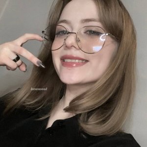 Голая Kewweol