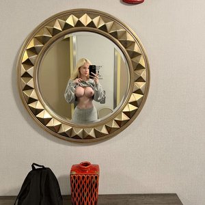 Голая Msfiiire