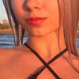 Голая Арина Снежко