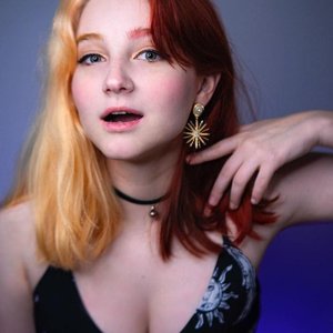 Голая Эвелинушка