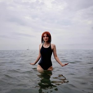 Голая Эвелинушка