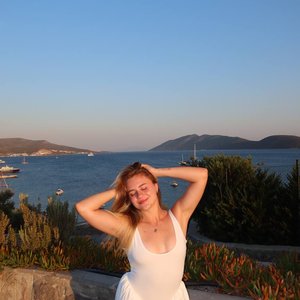 Голая Катя Адушкина