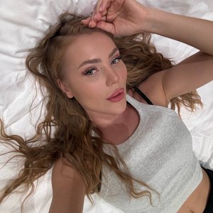 Голая Карина Кросс