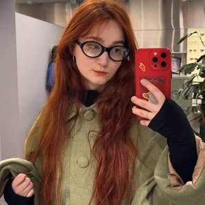 Голая Эвелинушка