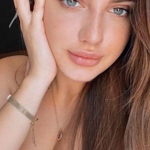 Голая Полина Чистякова