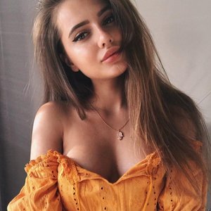 Голая Полина Чистякова