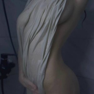 Голая Soeyecandy