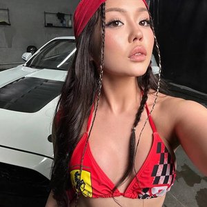 Голая Камилла Тенликова