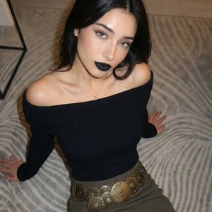 Голая Natalie Vox