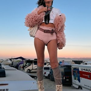 Голая Саша Зверева
