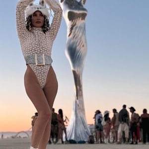 Голая Саша Зверева