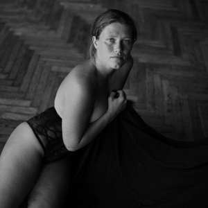Голая Варвара Шмыкова