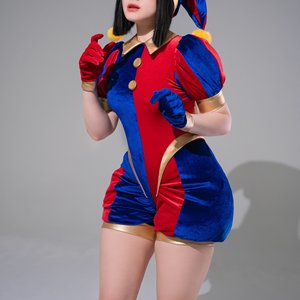 Голая Neyrodesu