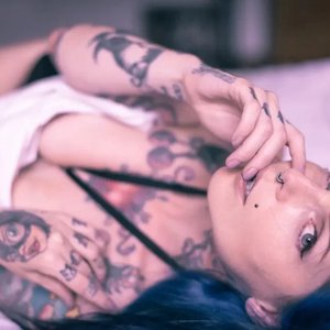 Голая Riae